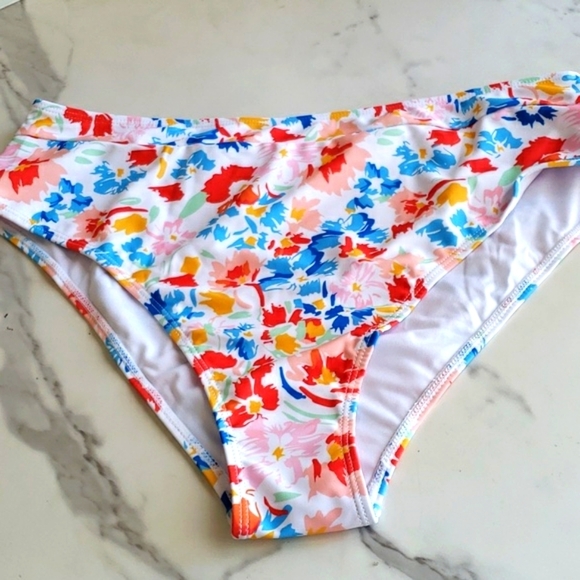 Tutorutor High Waisted Ruffle Floral Print Bikini Set Size M - Picture 9 of 13